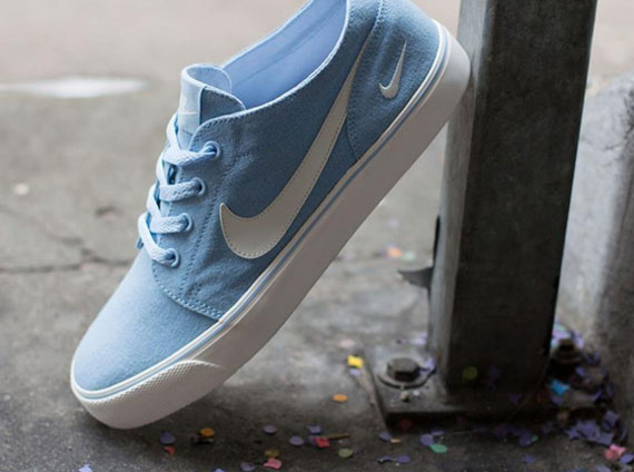 Nike Toki Low Canvas Decon