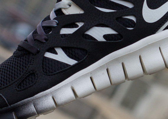 Nike WMNS Free Run+ 2 – Black – Sail