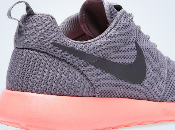 Nike Roshe Run – Soft Grey – Midnight Fog – Pink