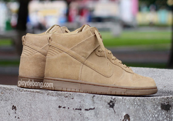 A.P.C. x Nike Dunk High - Beige