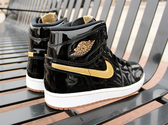 Air Jordan 1 - Black/Metallic Gold