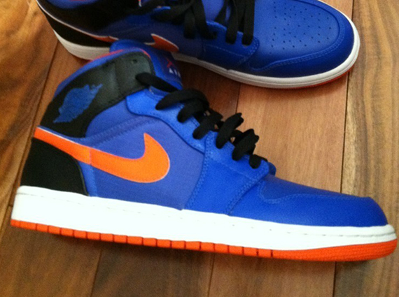 Air Jordan 1 Mid “Knicks Ripstop” Sample