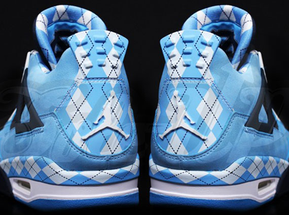 Air Jordan IV Retro "UNC"