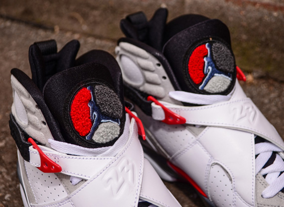 Air Jordan VIII "Bugs Bunny" - Arriving at Retailers