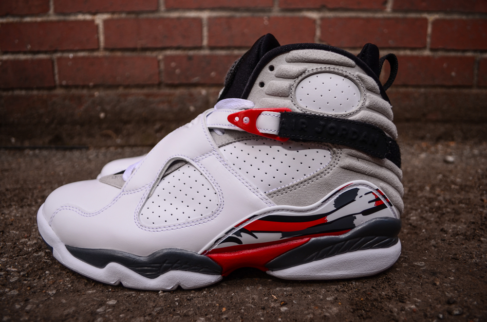 Air Jordan Viii Bugs Bunny Arriving At Retailers 2