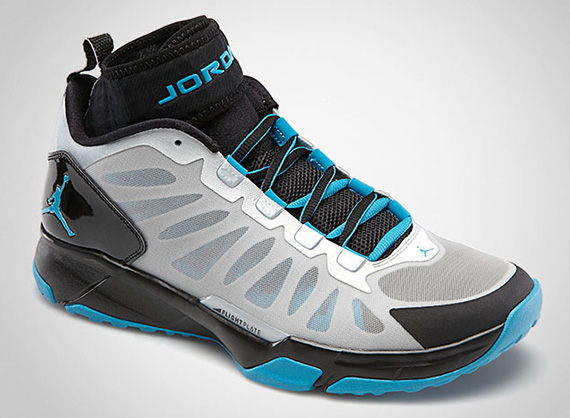 Jordan Trunner Dominate Pro Metallic Platinum Neo Turquoise Black 2