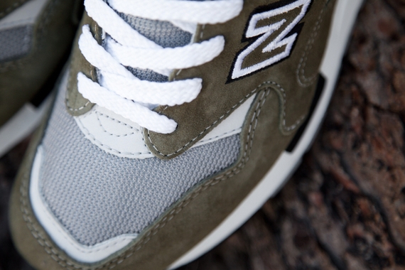 New Balance 1600 Elite Edition Olive Yellow Grey 03