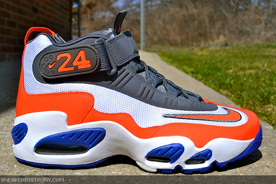 Nike Air Griffey Max 1 White Total Crimson Hyper Blue 2