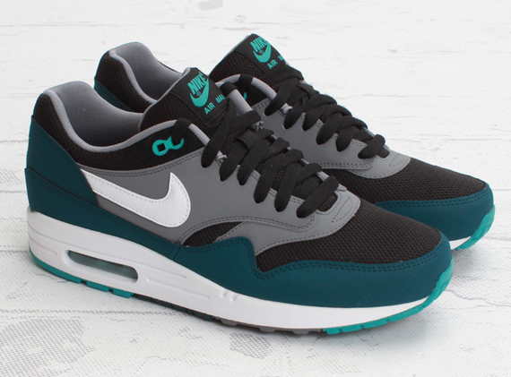 Nike Air Max 1 Essential Black Midnight Turquoise 1