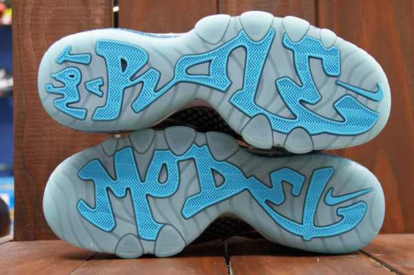 Nike Barkley Posite Max Metallic Silver Gamma Blue 4