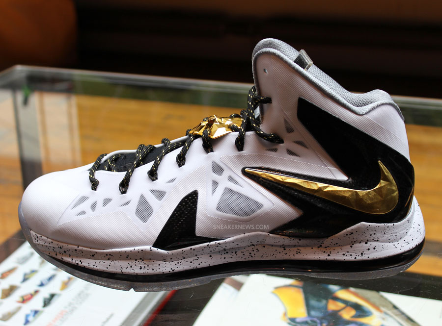 Nike Basketball Elite Series Gold Pack 3