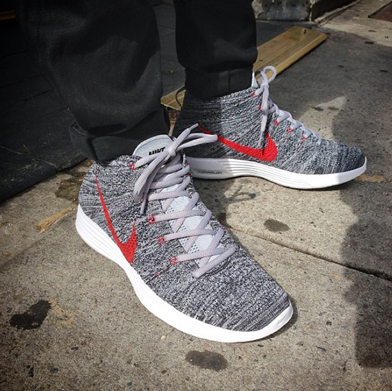 Nike Flyknit Chukka Grey Red 2