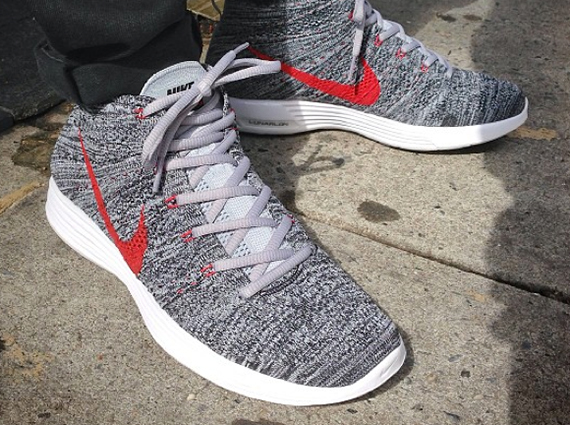 Nike Flyknit Chukka - Grey - Red