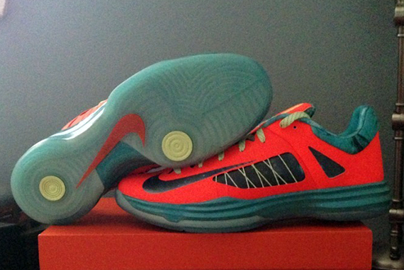 Nike Hyperdunk 2012 Low Area 72 Pe 1