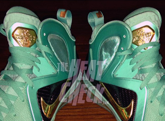 Nike LeBron 9 Elite “Statue of Liberty”