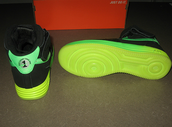 Nike Lunar Force 1 Mid Glow Black Poison Green Volt 31