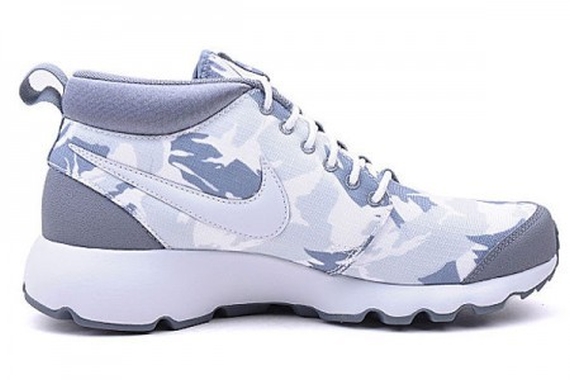 Nike Rosherun Trail Snow Camo 03