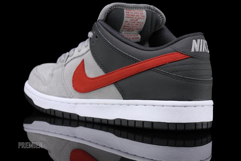 Nike Sb Dunk Low Medium Grey Anthracite University Red 4