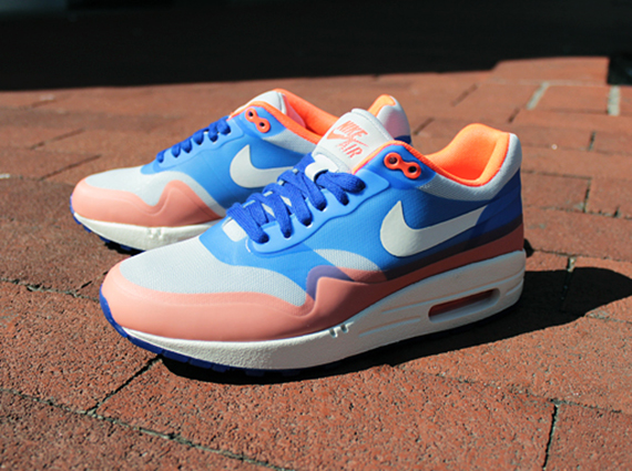 Nike WMNS Air Max 1 Hyperfuse – Hyper Blue – Total Crimson