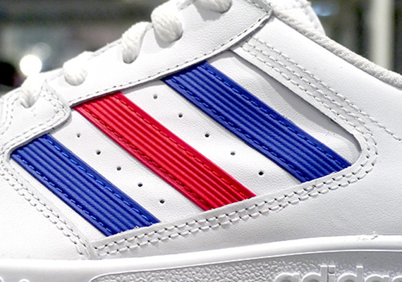 adidas Originals Tennis Court Top – White – Blue – Red