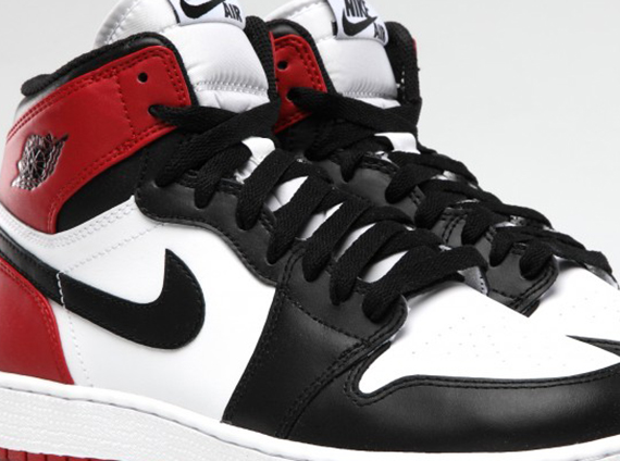 Air Jordan 1 "Black Toe" - Arriving at Retailers