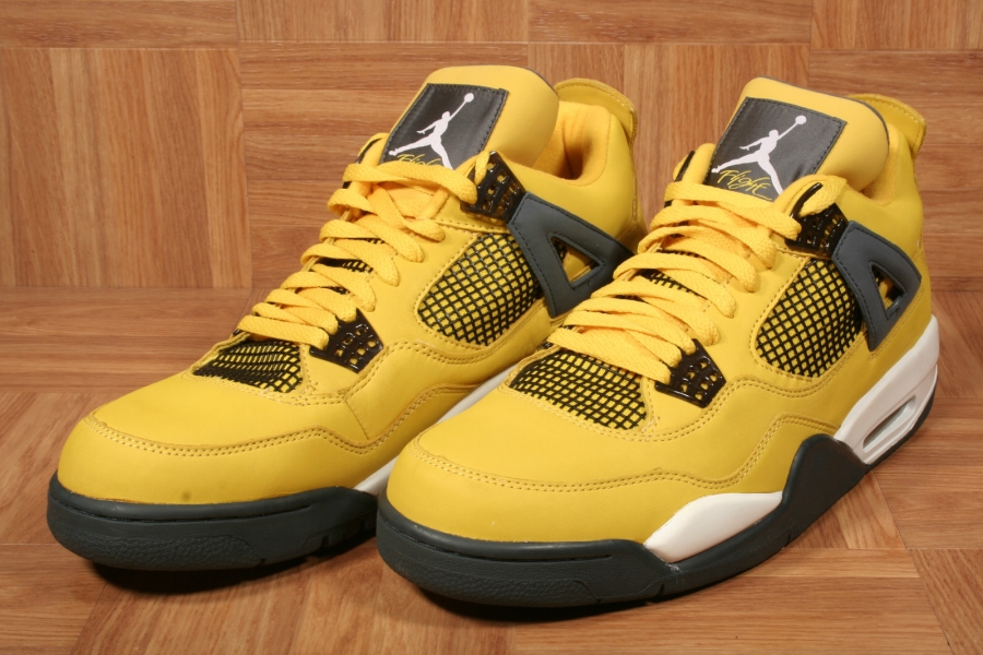 Air Jordan Iv Retro Thunder And Lightning Pack 01