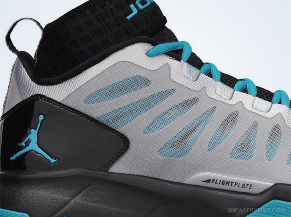 Jordan Dominate Pro – Metallic Platinum – Neo Turquoise – Black