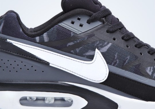 Nike Air Classic BW PRM Tape