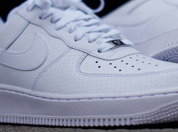 Nike Air Force 1 Low - White Microperf