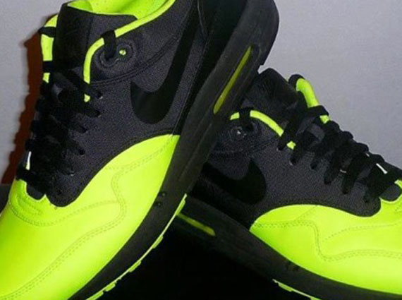 Nike Air Max 1 Volt Black 0