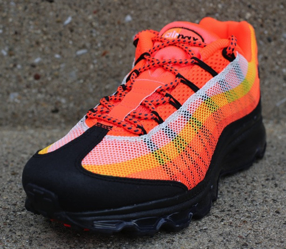Nike Air Max 95 Dyn Flywire Total Crimson Midnight Turquoise Black Total Orange 4