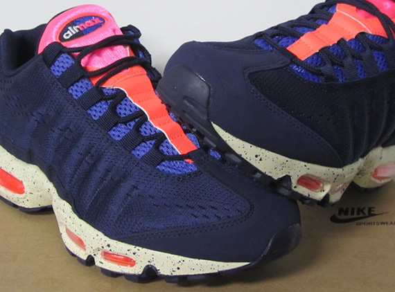 Nike Air Max 95 Em White Total Crimson Blackened Blue Beach