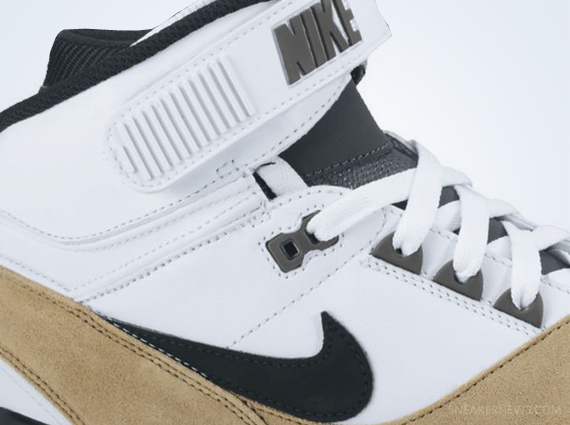 Nike Air Revolution - White - Beige - Black