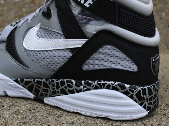 Nike Air Trainer Max ’91 QS NFL “Raiders”