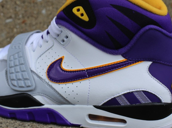 Nike Air Trainer SC II High QS NFL "Minnesota Vikings"