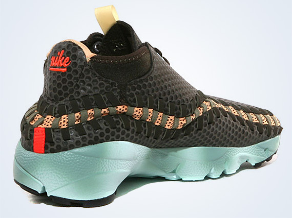 Nike Air Footscape Woven Chukka – Deep Smoke – Melon Tint – Black