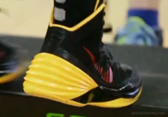 Nike Hyperdunk 2013 - Black - Yellow - Red