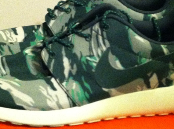 Nike Roshe Run Green Camo 1