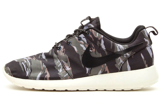 Nike Roshe Run Grey Camo 2