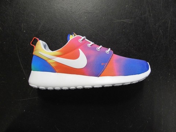 Nike Roshe Run Tie Dye 01