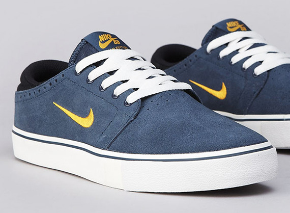 Nike SB Team Edition "Squadron Blue"