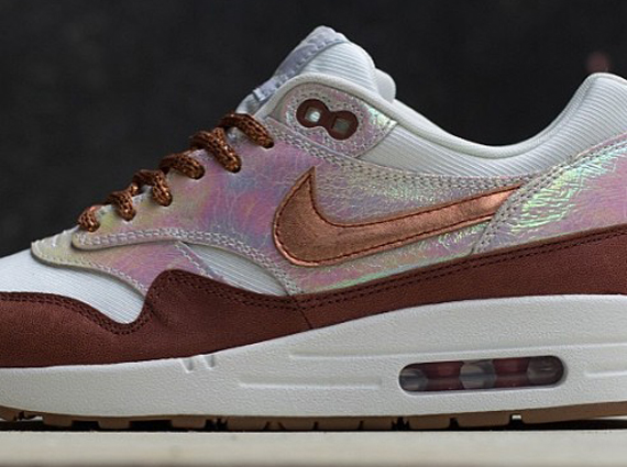 Nike Wmns Air Max 1 Sail Rugged Orange Metallic Luster Preorder 1