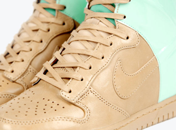 Nike Wmns Dunk Sky High Vt Qs 1