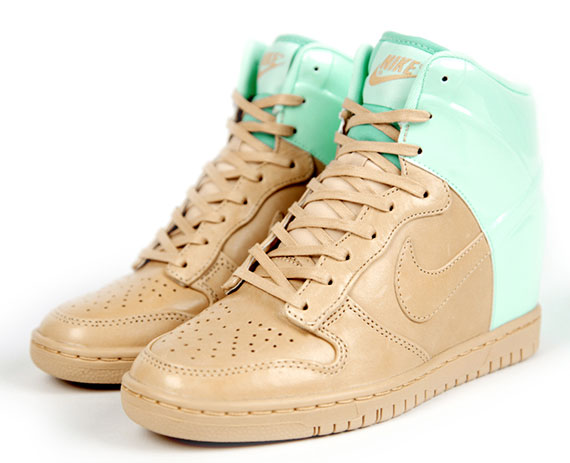 Nike Wmns Dunk Sky High Vt Qs 2