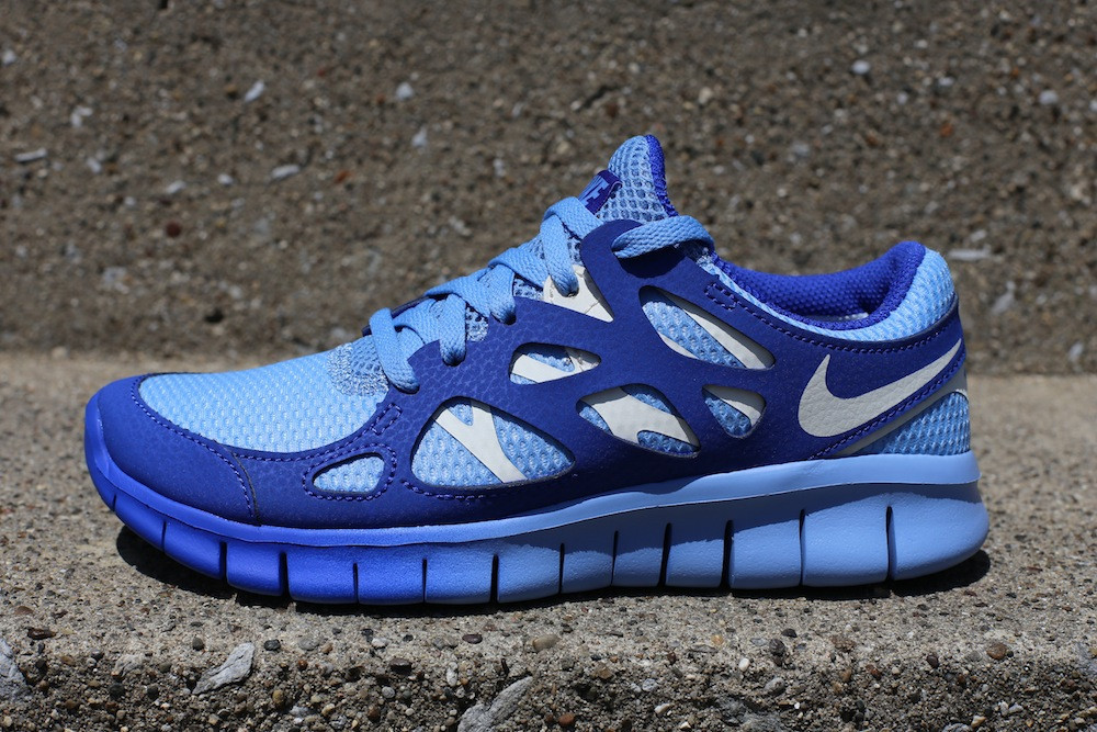 Nike Wmns Free Run 2 Ext Light Blue Sail Hyper Blue 1