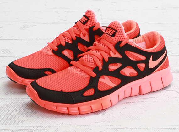 Nike WMNS Free Run+ 2 – Total Crimson – Bright Mango