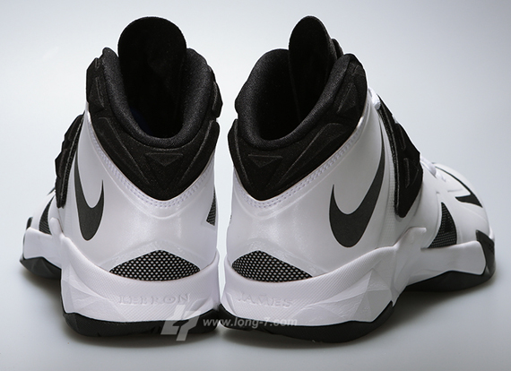 Nike Zoom Soldier Vii White Black 5