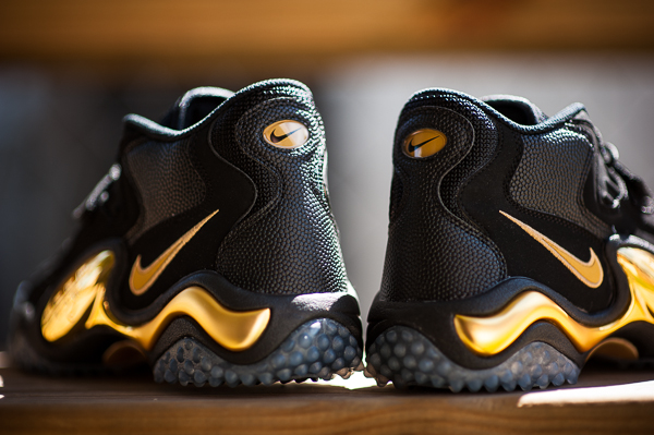 Nike Zoom Turf Jet 97 Black Gold 3