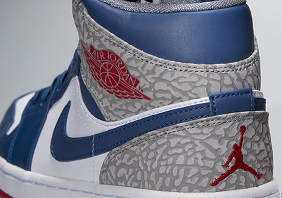 “True Blue” Air Jordan 1 Mid