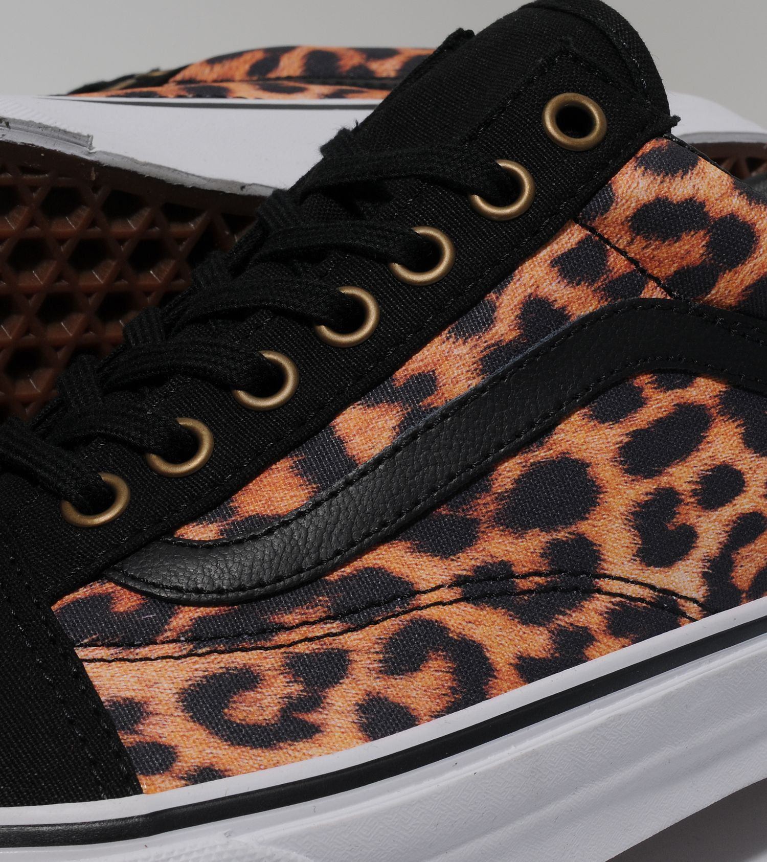 Vans Old Skool Leopard Available 4